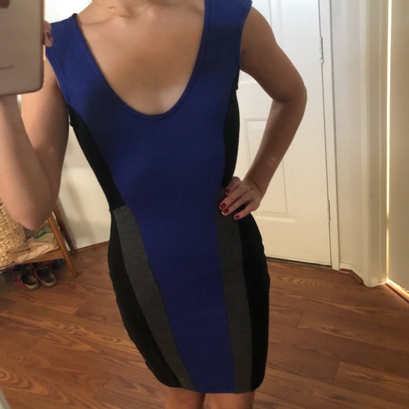 body con dress with V neck - Picture 2 of 4